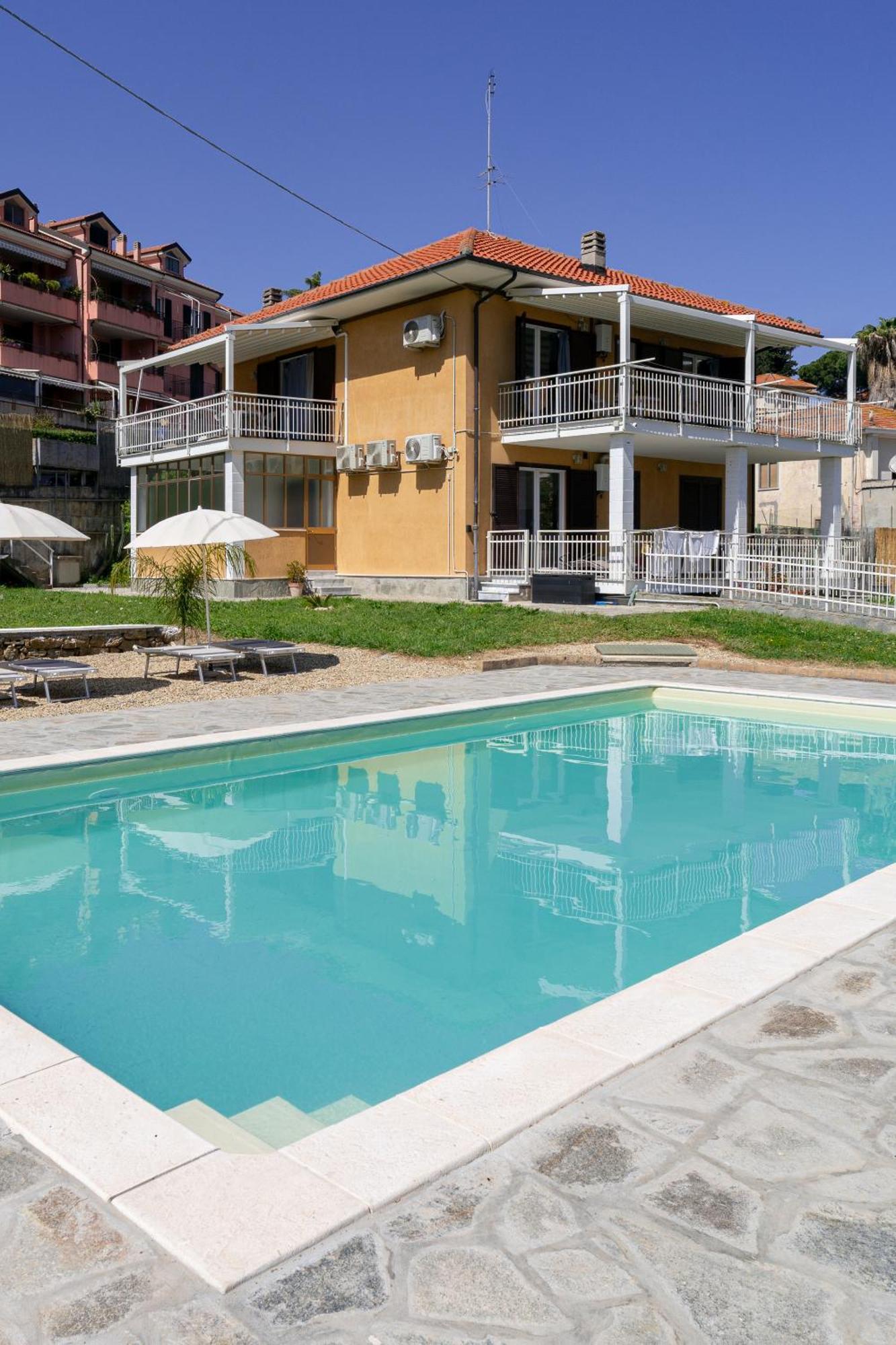 Il Gattino di Porto - apt 6 - Monolocale terrazzo piscina Imperia Esterno foto